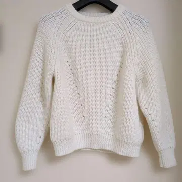 알아바일 화이트 니트 스웨터