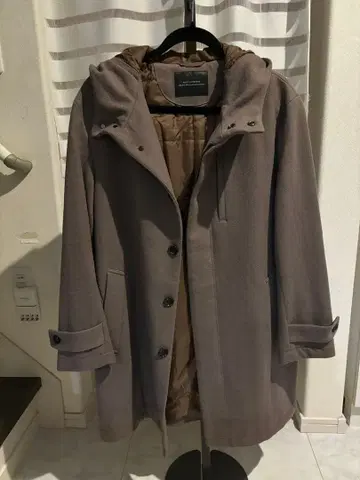 나노 유니버스 후드 부착 코트