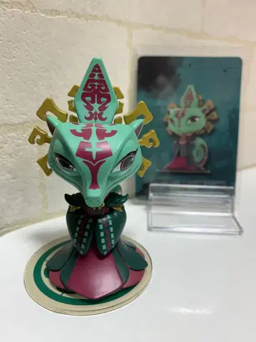 POPMART 피규어 용신 그린과 핑크 디자인