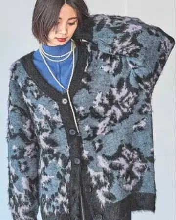 [ PAGEBOY ] 아트 플라워 샤기 가디건