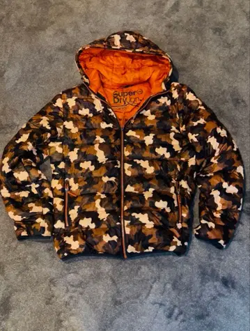 Super Dry Jon 카모플라쥬 다운 자켓