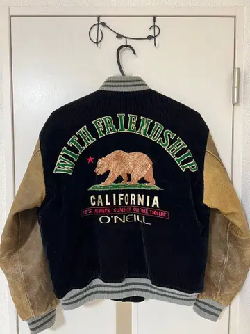 바시티 자켓 캘리포니아 디자인