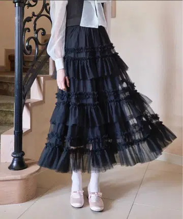 Lovilyn 티어드 샤샤 스커트 블랙