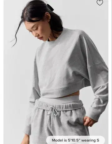 alo 그레이 크롭 맨투맨 상의