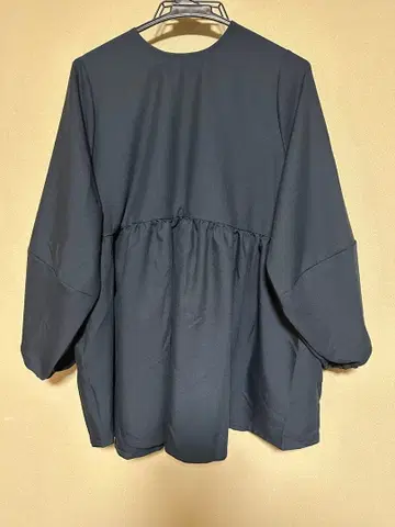 reca 페플럼 자켓 x 테이퍼드 팬츠 세트