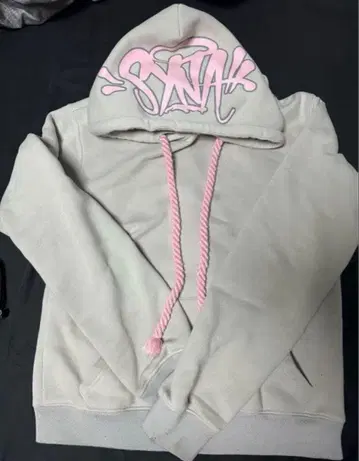 syna world 후드티