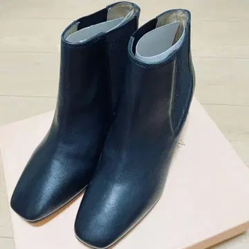 미사용 새상품 VANILLA MOON 숏부츠 양가죽