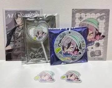 캐릭터 굿즈 세트 아크릴 스탠드 엽서 캔뱃지