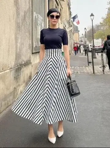 JENNE 제뉴 샤프 보더 A라인 스커트 XL 사이즈 (M L 상당)