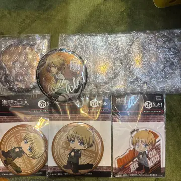 진격의 거인 알민 아를레르트 캔뱃지, 아크릴 키체인