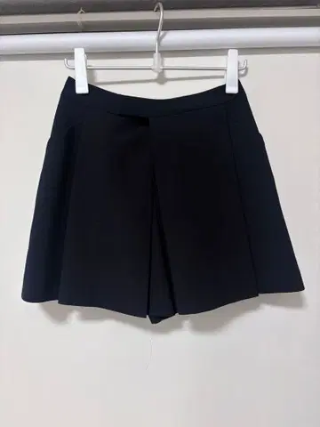 네이비 하이웨스트 턱 숏팬츠