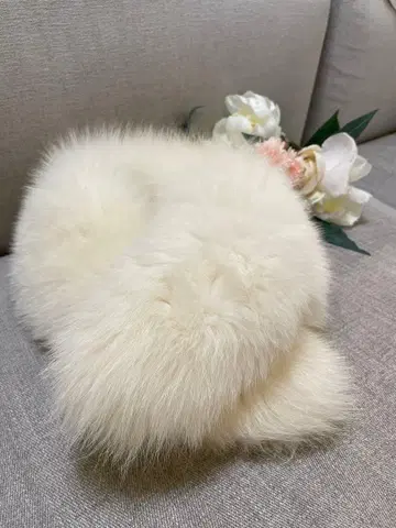 [컨디션 최상] 화이트 퍼 스톨 머플러