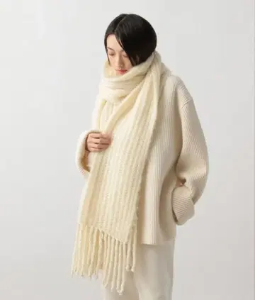 STERNBERG 모헤어 볼륨 머플러