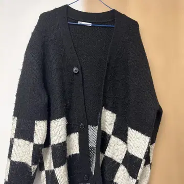ZARA 체크 무늬 가디건 L 사이즈