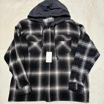 미사용 새상품 MOMOTOSE 모모토세 체크 무늬 절개 셔츠 후드티 M