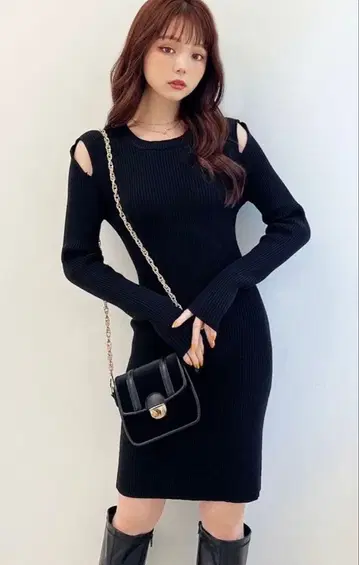 RESEXXY 숄더 오픈 타이트 니트 원피스 블랙