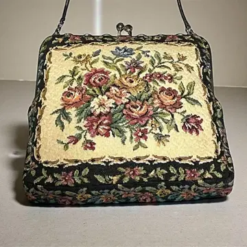 [ 금일 한정 ] 꽃무늬 자수 핸드백 레트로 앤티크 가마구치