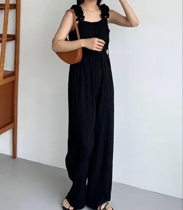 callautia 개더 숄더 올인원 블랙 S 사이즈