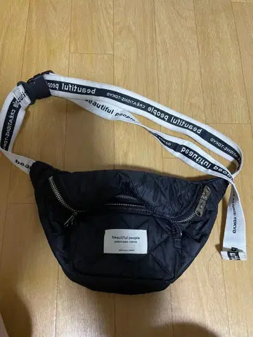 beautiful people 퀼팅 힙색 사코슈