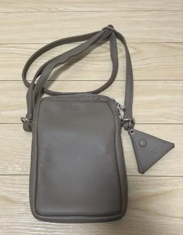 SEEKER 시 MATTE 소프트 가죽 숄더백