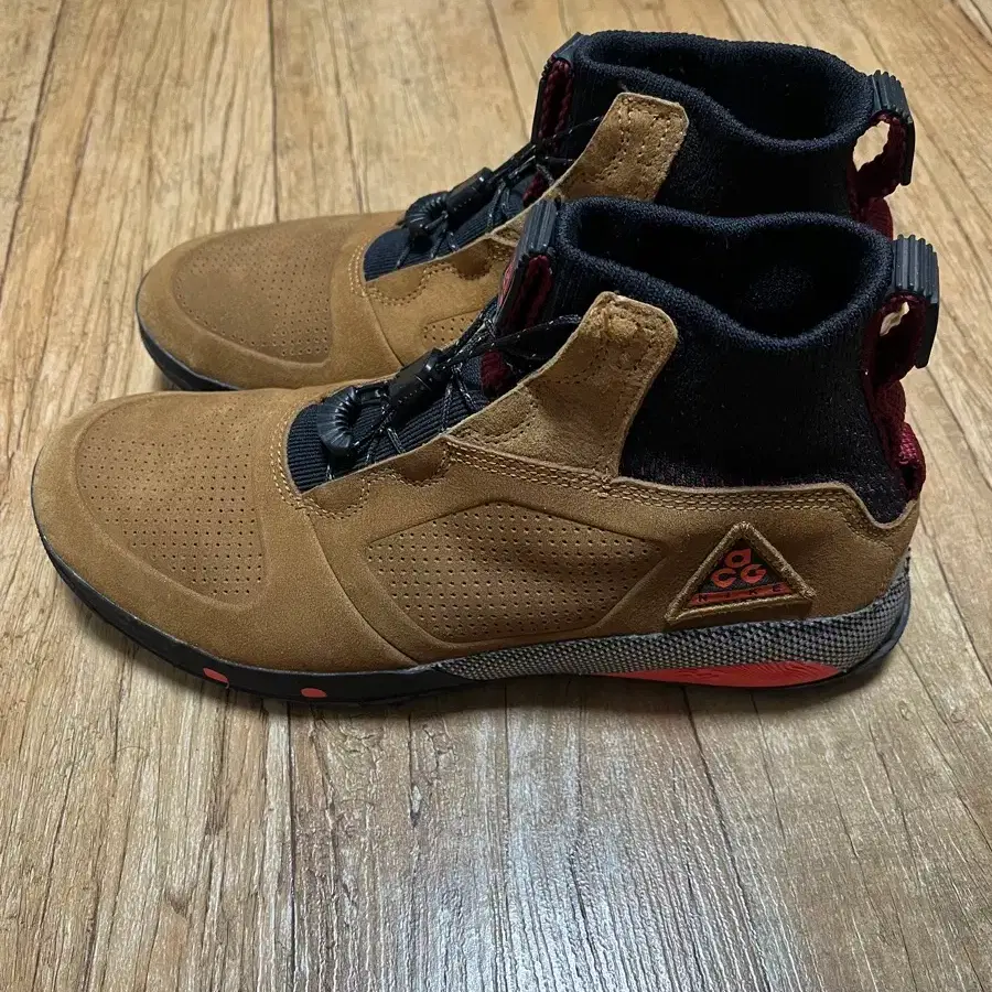 nike acg ruckel ridge british tan