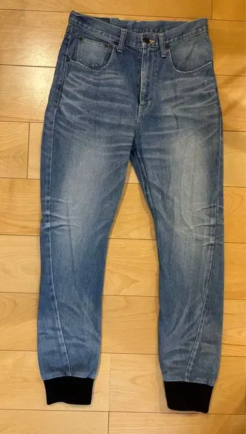 리브 부착 라이트 블루 데님 팬츠