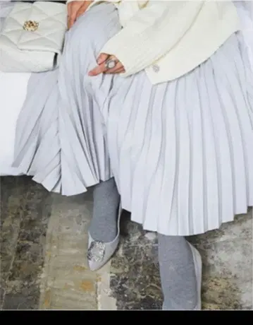 세븐틴 플리츠 스커트 그레이 S 사이즈