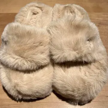 TWICE POPUP 2024 스키 바 룸슈즈