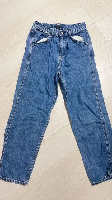 라이트 블루 스트레이트 레그 데님 팬츠