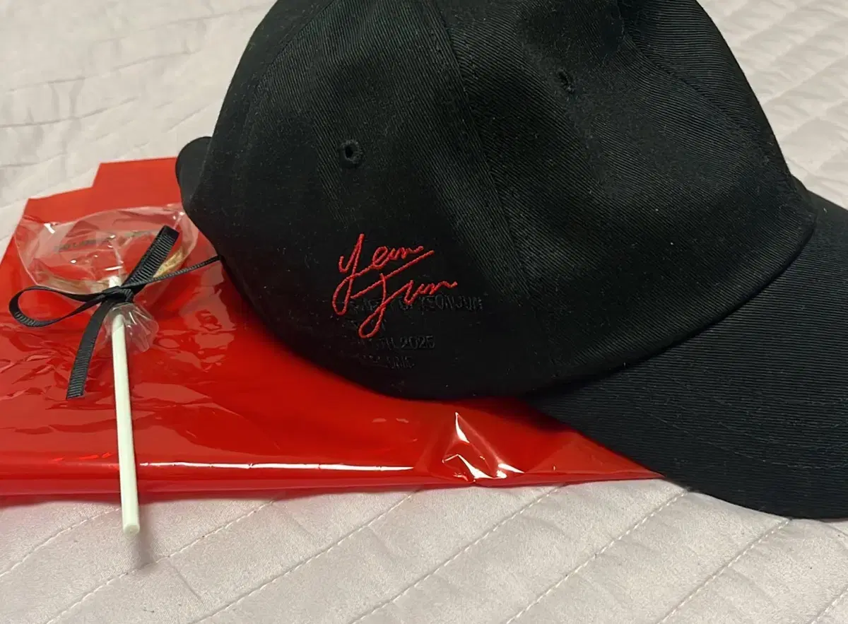 Yeonjun listening party hat + candy wts