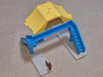 토미카 타운 보도교 입체 교차 버스 정류장