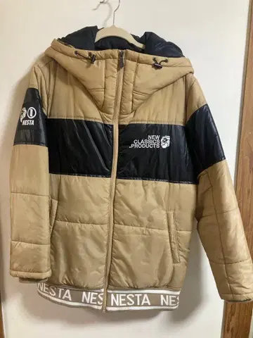 NESTA 다운 자켓 베이지 블랙