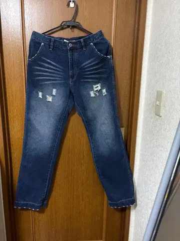 TOMMY HILFIGER 데미지 가공 다크 블루 데님 팬츠