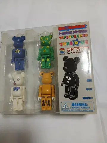 BE@RBRICK 베어브릭 토이저러스 피규어왕