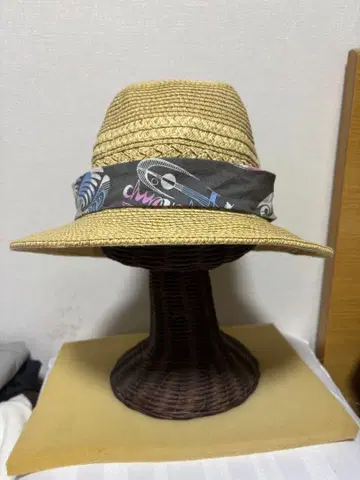 베이지 스트로우 햇 캐주얼