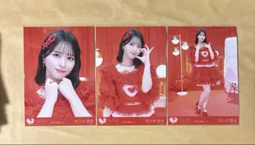 사사키 마이카 토쿠베츄, 빨간색 의상 1 컴프 브로마이드 이코러브