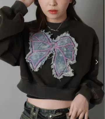 SPINNS 숏 기장 맨투맨