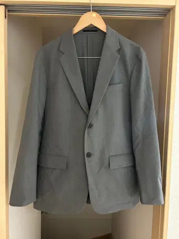 2025 모델 유니클로 UNIQLO 감동 자켓 다크 그레이