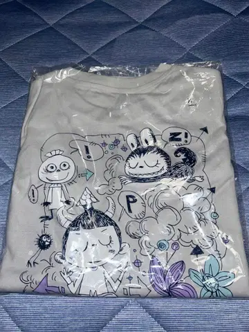 UNIQLO POPMART x UT 러브브 M 사이즈 티셔츠