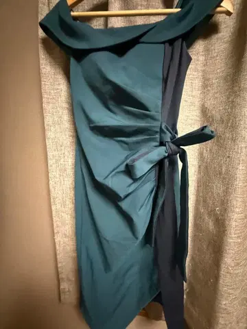 틸 오프숄더 타이트 드레스 S