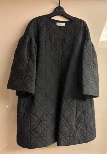 셀포드 퀼팅 블랙 코트