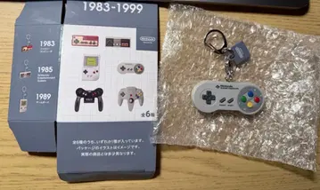 슈퍼 패미컴 게임 하드 키링 컬렉션 1983-1999