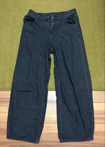 와이드 커브 청바지 UNIQLO