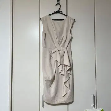 GRACE CONTINENTAL 슬리브리스 원피스