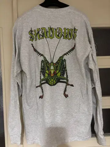 shadows 그레이 긴팔T셔츠 메뚜기 디자인 L