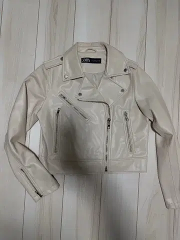 ZARA 화이트 가죽 재킷 흰색 긴팔 라이더