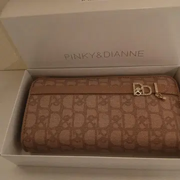 미사용 핑키앤다이안 L자형 지퍼 장지갑 패드락 핑크 11월 9일