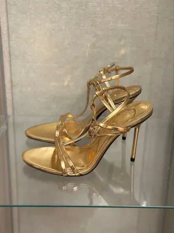 ZARA 골드 스트랩 샌들 하이힐