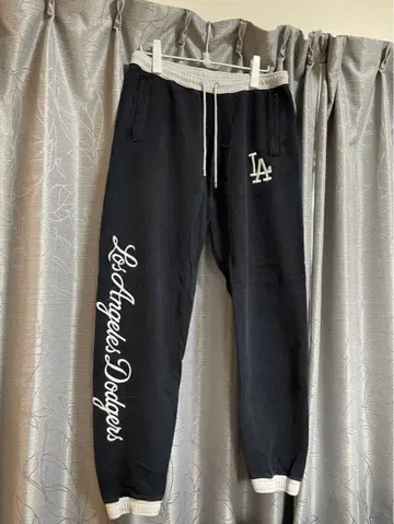 초레어 Marcelo Burlon x Dodgers 스웨트 팬츠