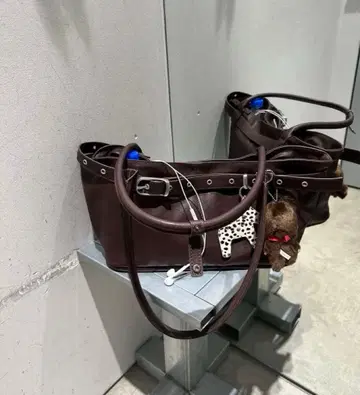 YEOMIM 벨티드 보트 백 가을/겨울